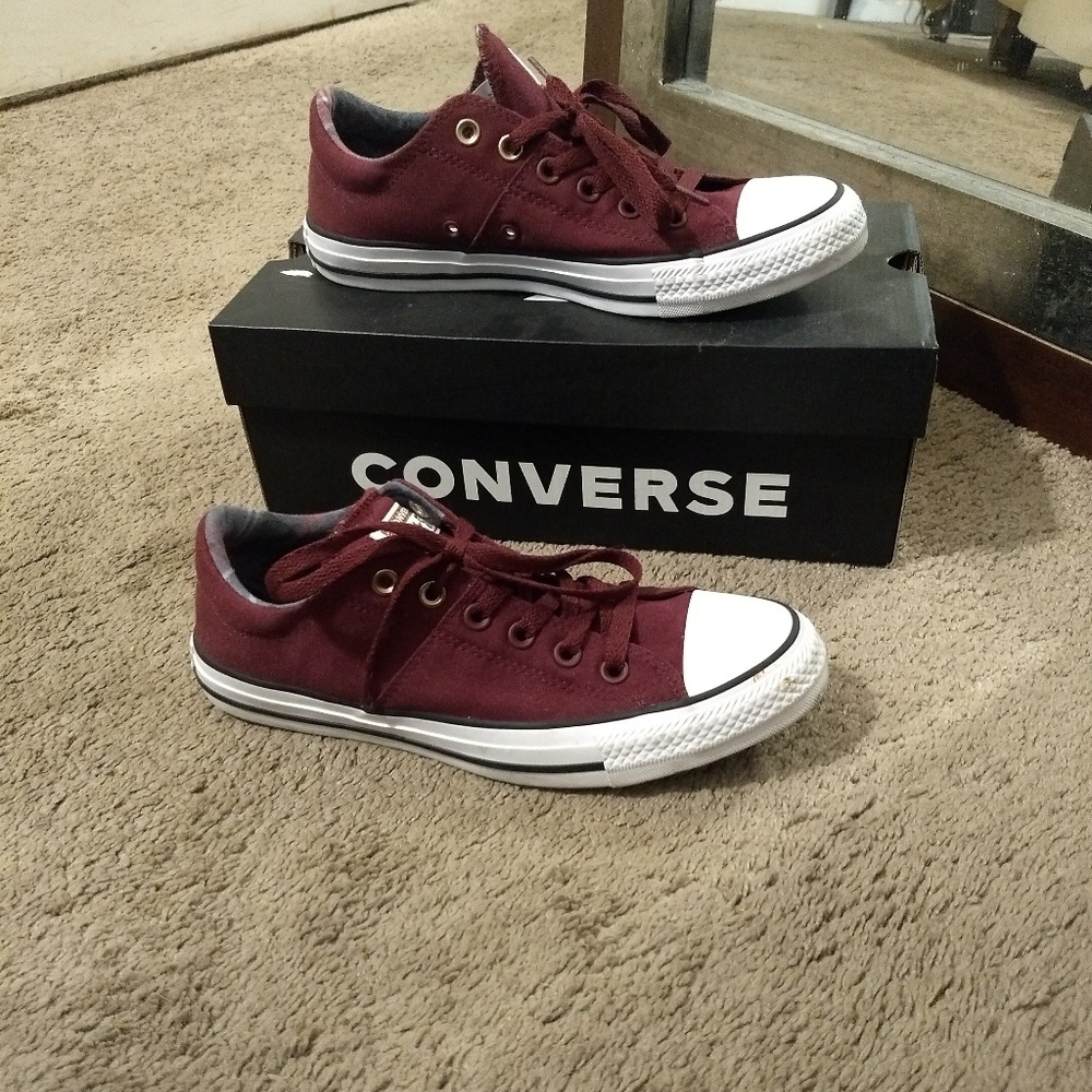 Women's Lowtop Converse Chucks